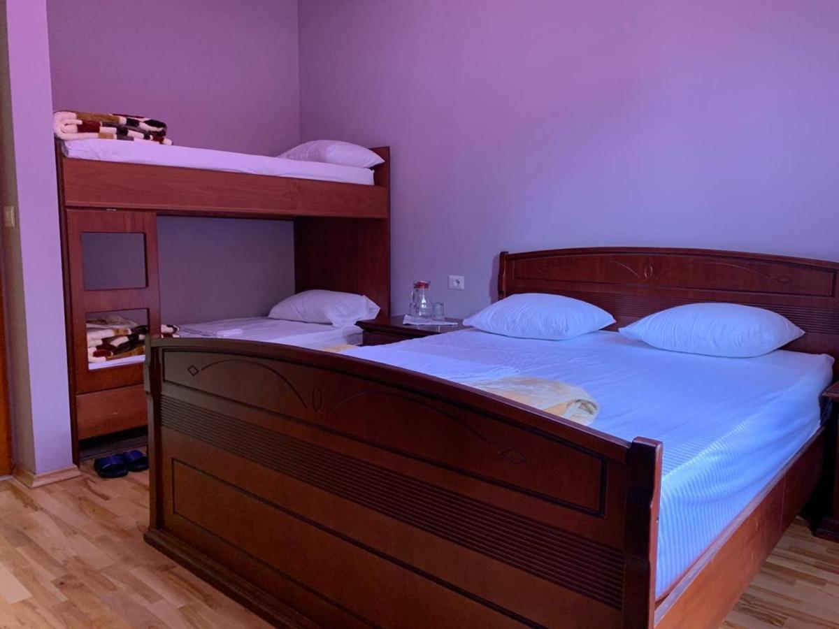 Fushe-Lure Lura Hotel מראה חיצוני תמונה