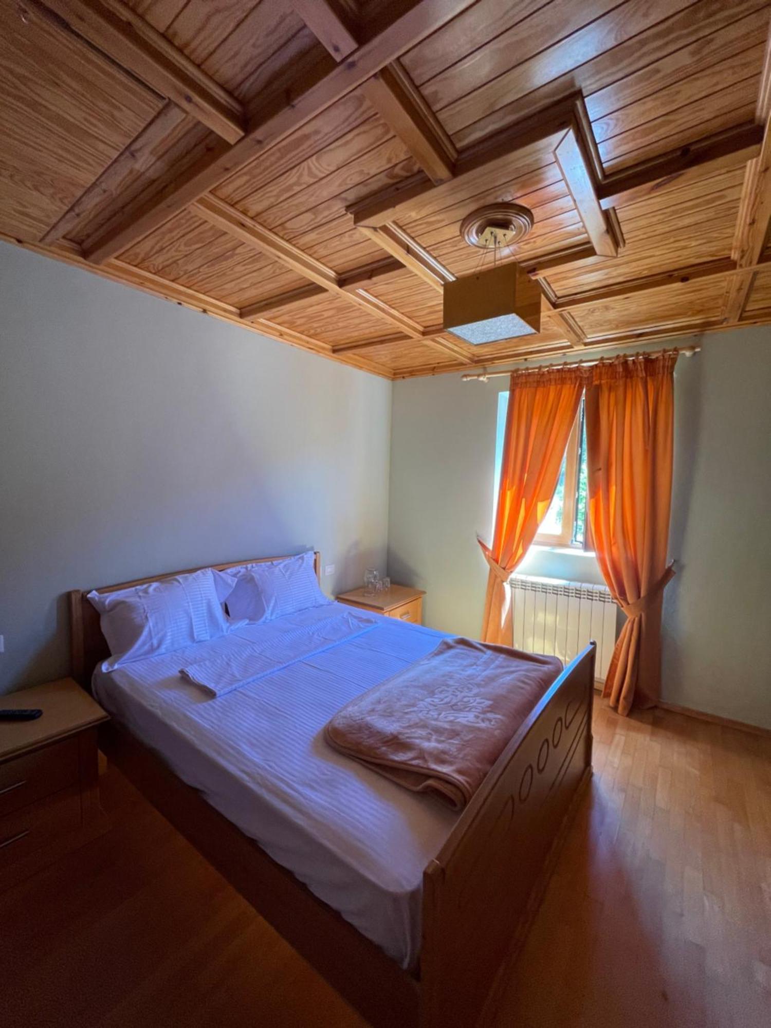 Fushe-Lure Lura Hotel מראה חיצוני תמונה