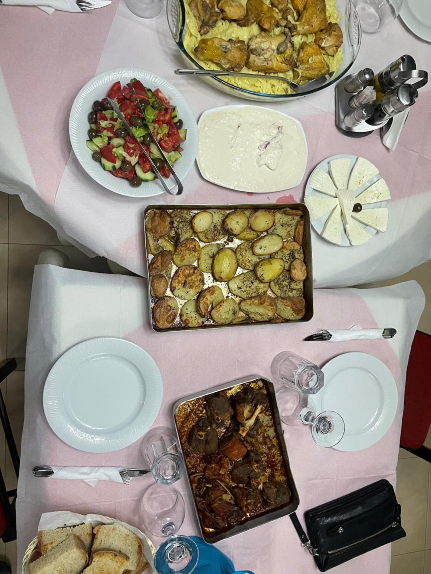 Fushe-Lure Lura Hotel מראה חיצוני תמונה
