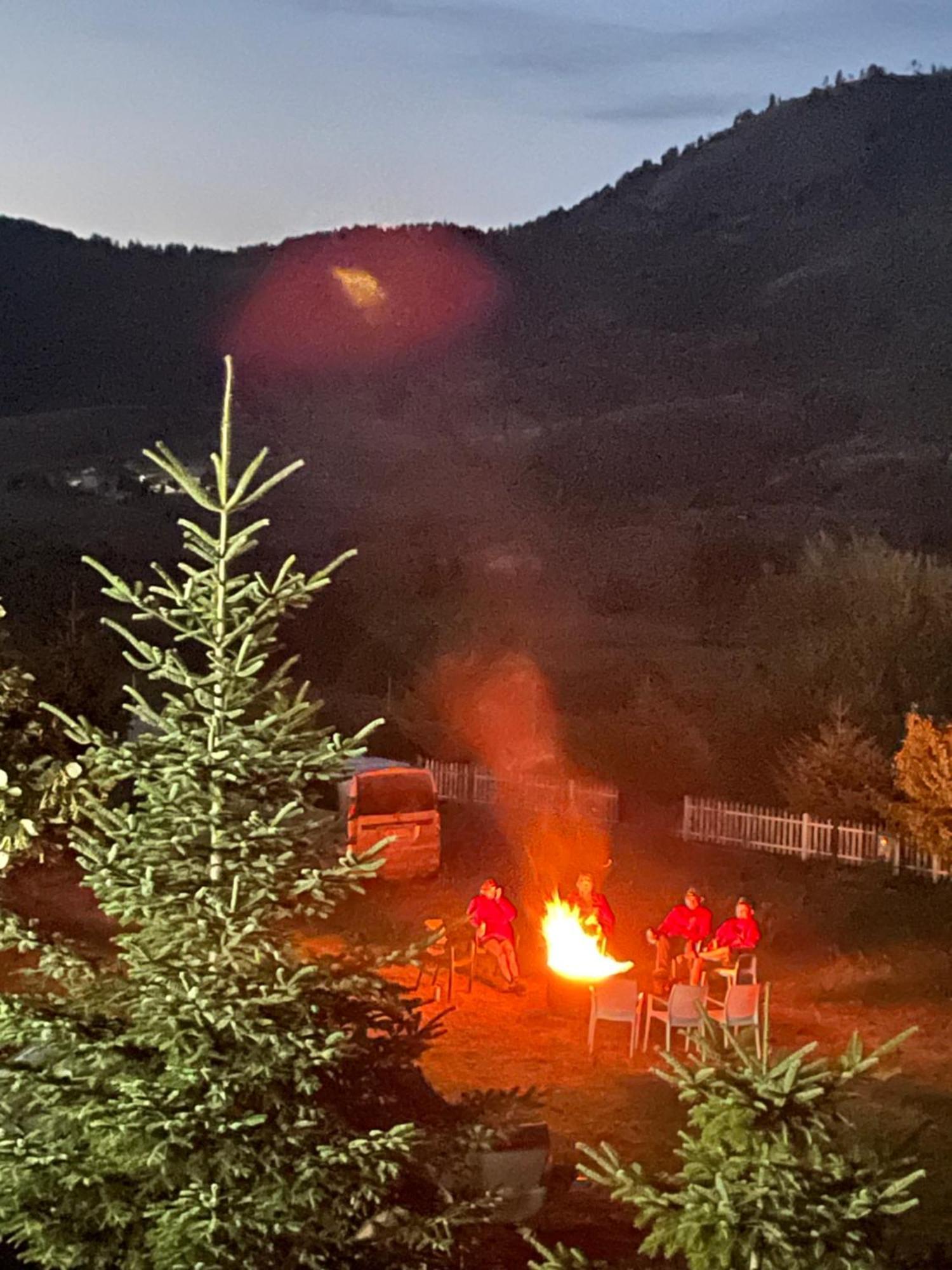 Fushe-Lure Lura Hotel מראה חיצוני תמונה